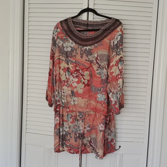 Tunic - Picture 2 of 7